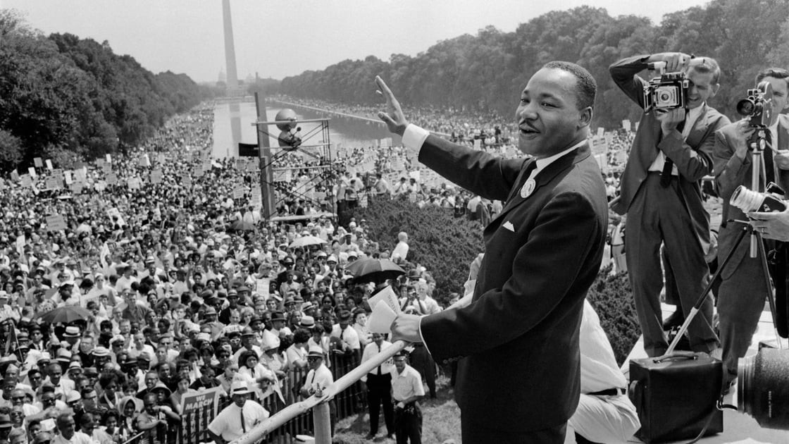 8a5574e2-75e2-4a16-aebb-f7eb7e375572-MLKdayjr016